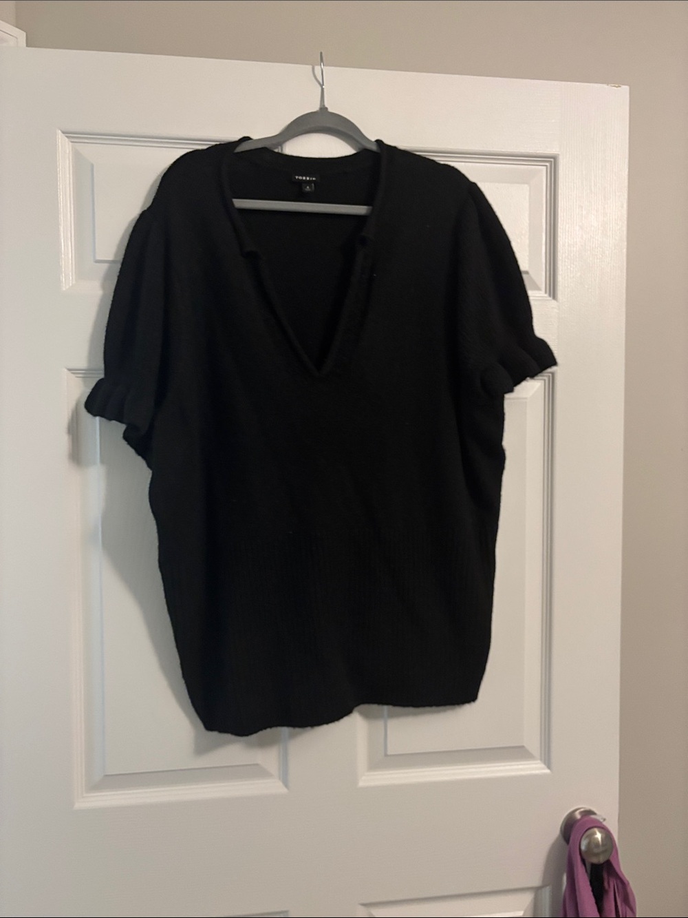 Black Short-Sleeve V-Neck Knit Pullover